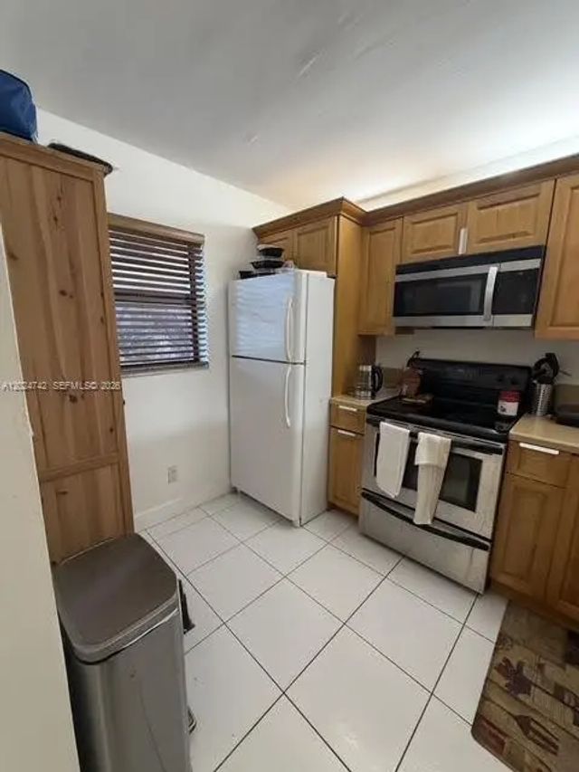 4 of 17 - 15718 E Waterside Circle #102, Sunrise, FL