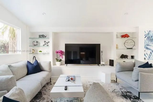 2 of 25 - 1736 Ne 17th Street, Fort Lauderdale, FL
