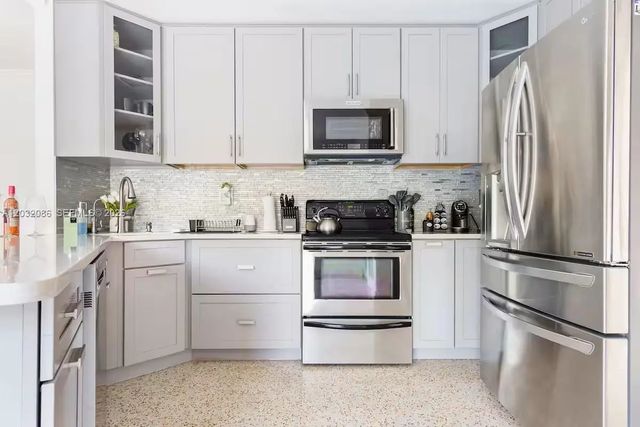 3 of 25 - 1736 Ne 17th Street, Fort Lauderdale, FL