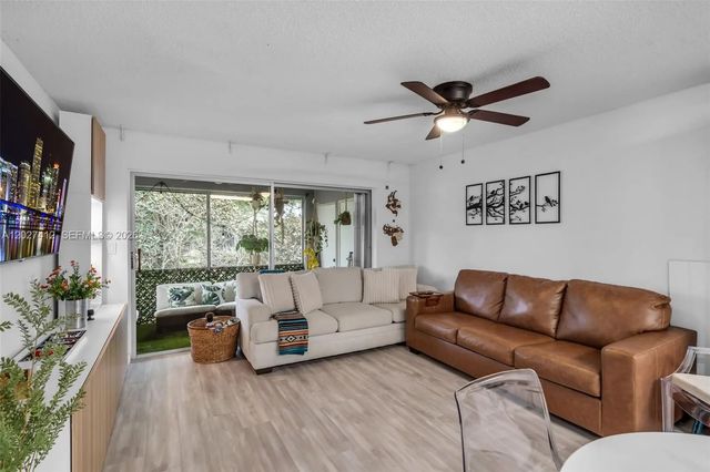 3 of 25 - 420 Nw 70th Avenue #228, Plantation, FL