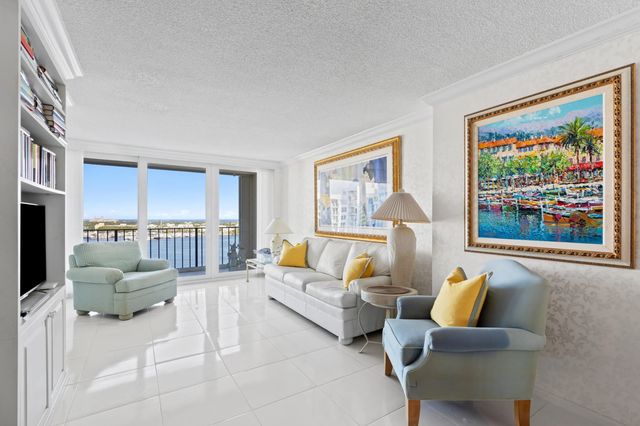 2 of 22 - 1801 S Flagler Drive #1708, West Palm Beach, FL