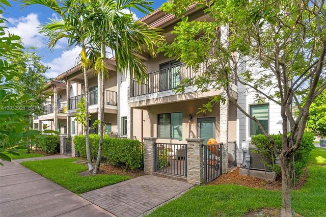 2 of 43 - 4963 Nw 83rd Path #4963, Doral, FL