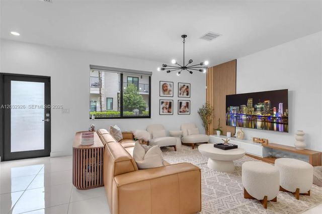5 of 43 - 4963 Nw 83rd Path #4963, Doral, FL