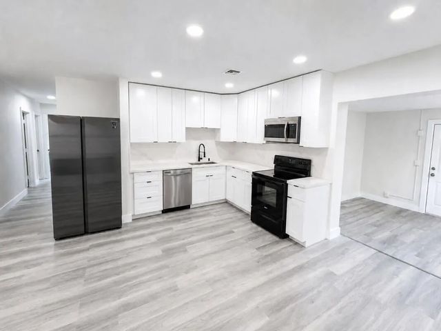 3 of 18 - 235 Sw 21st Way, Fort Lauderdale, FL