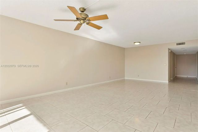 5 of 19 - 300 Racquet Club Road #104, Weston, FL