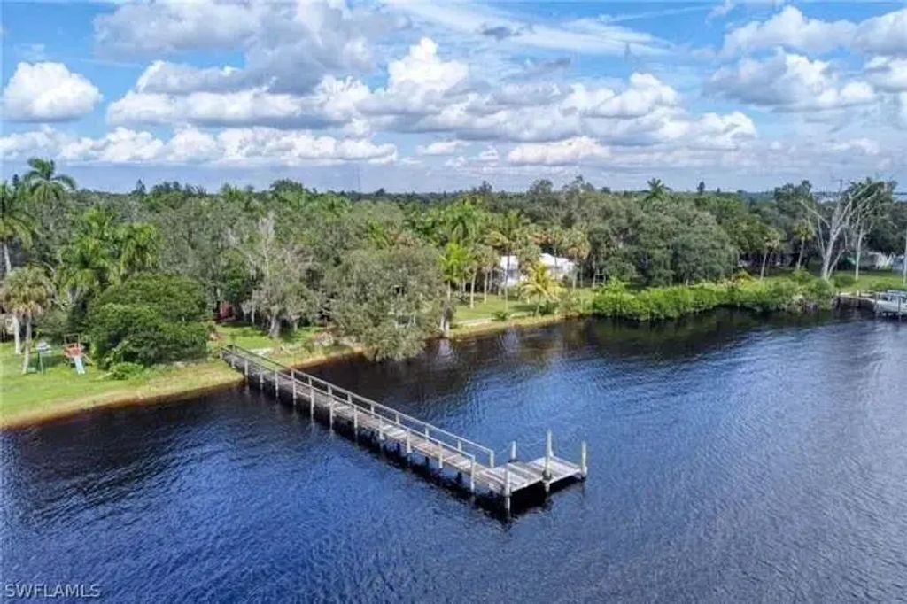 67 W North Shore Avenue, North Fort Myers