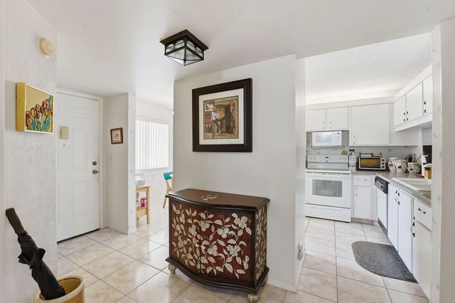 2 of 44 - 3146 Via Poinciana #307, Lake Worth, FL