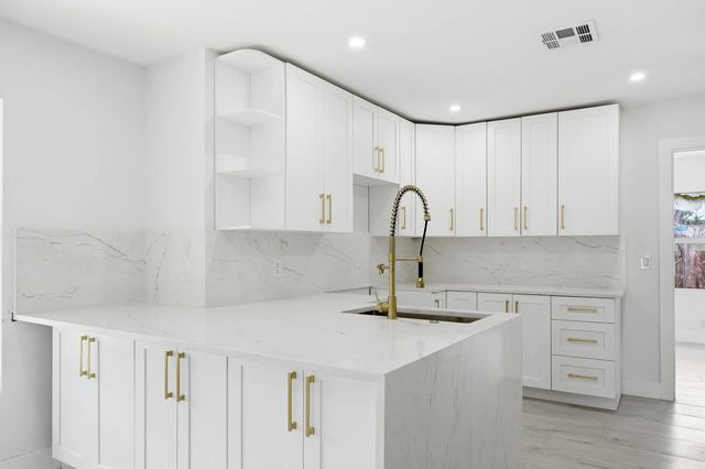 5 of 35 - 216 Ne 23rd Avenue, Pompano Beach, FL