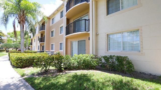4 of 28 - 500 N Crestwood Ct Court N #502, Royal Palm Beach, FL