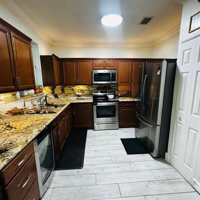 5 of 17 - 2808 Se 15th Road #23, Homestead, FL