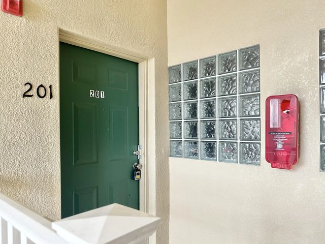 3 of 33 - 9604 Seadale Court #201, Riverview, FL