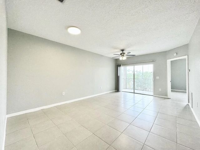 4 of 33 - 9604 Seadale Court #201, Riverview, FL