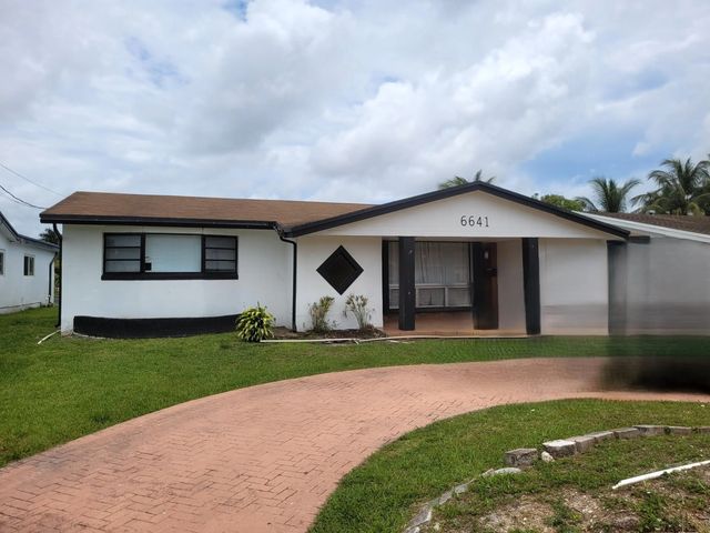 6641 Emerald Lake Drive, Miramar