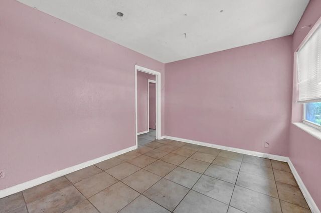 3 of 14 - 111 Ocean Parkway, Boynton Beach, FL