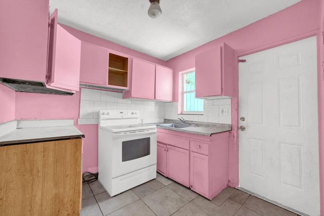 5 of 14 - 111 Ocean Parkway, Boynton Beach, FL