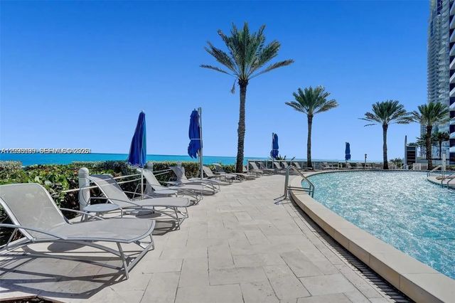 4 of 38 - 17201 Collins Avenue #2209, Sunny Isles Beach, FL