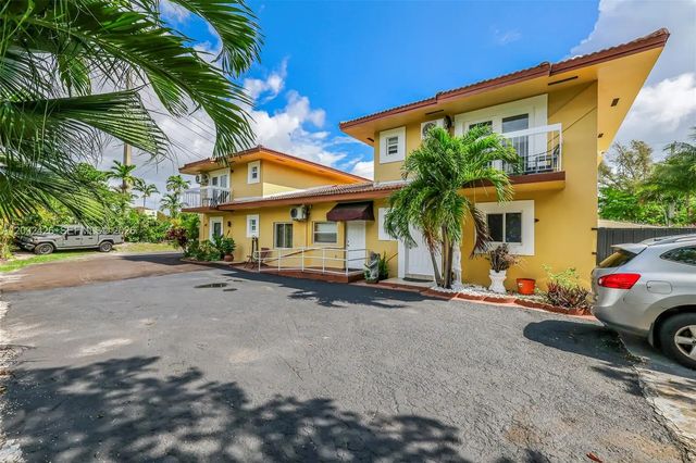 12085 W Dixie Highway, Biscayne Park