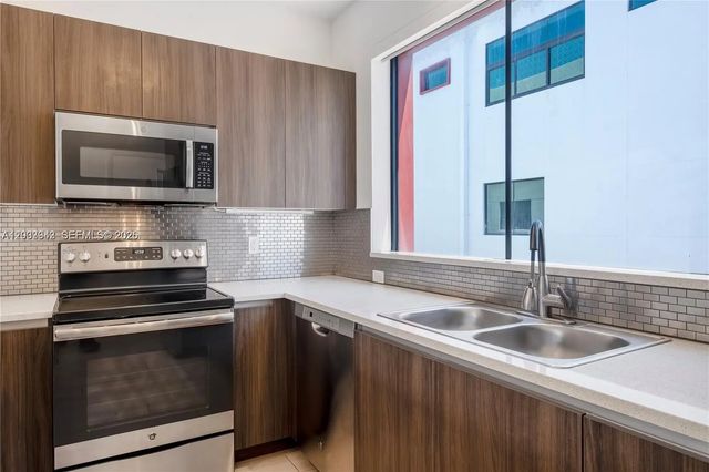 4 of 21 - 113 Ne 6 Street #2123, Fort Lauderdale, FL