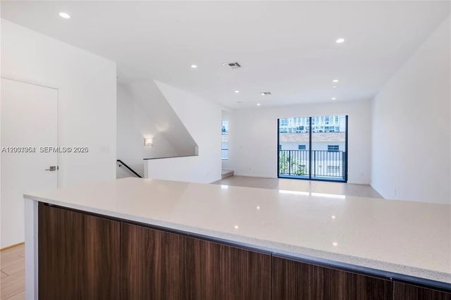 5 of 21 - 113 Ne 6 Street #2125, Fort Lauderdale, FL
