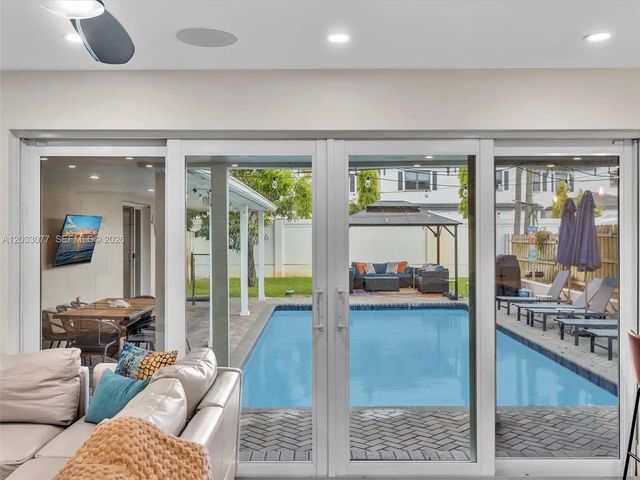 3 of 65 - 5021 Sw 29th Terrace, Dania Beach, FL