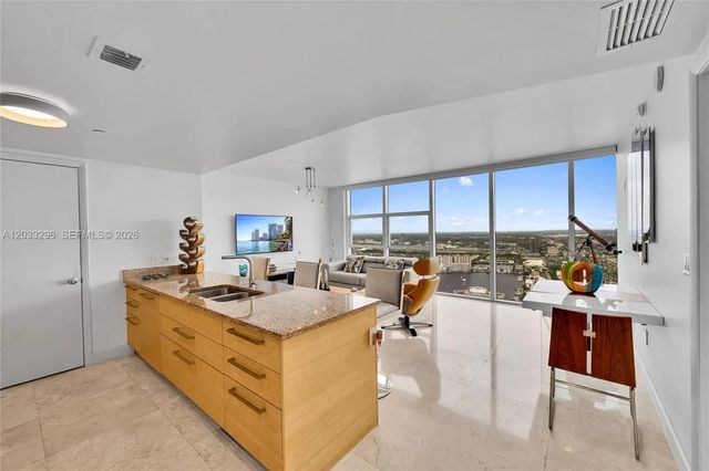 1830 S Ocean Drive #4807, Hallandale Beach