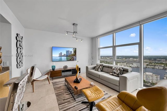 4 of 34 - 1830 S Ocean Drive #4807, Hallandale Beach, FL
