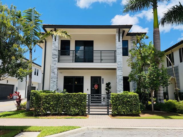8288 Nw 44th Terrace, Doral