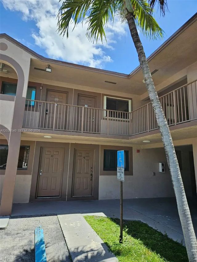 2348 W 56th Street #19, Hialeah