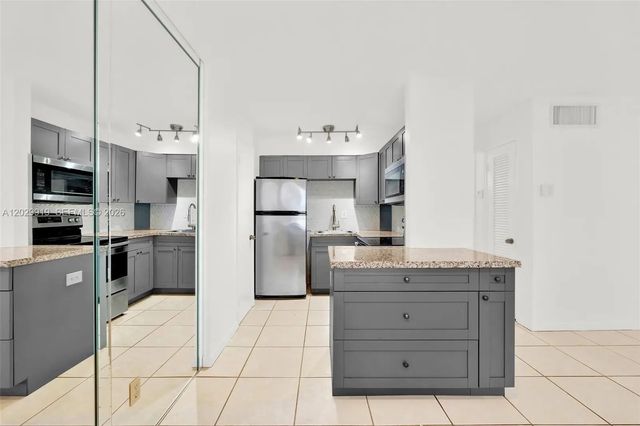 5 of 15 - 8701 Sw 141st Street #h6, Palmetto Bay, FL