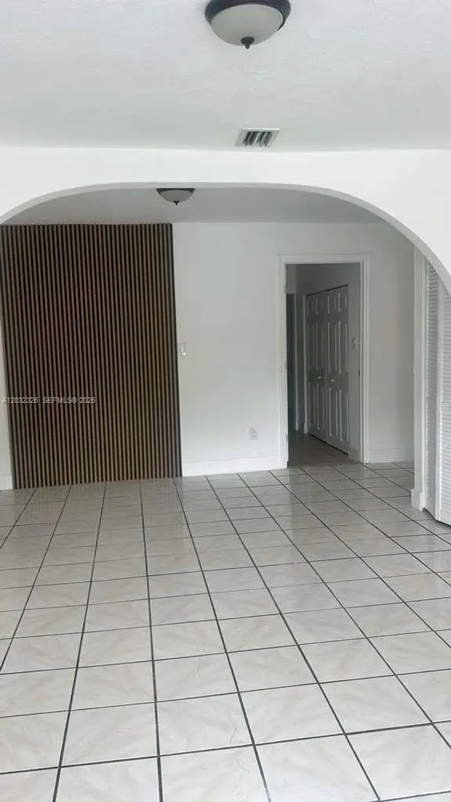 4 of 18 - 2467 Nw 103rd Street, Miami, FL