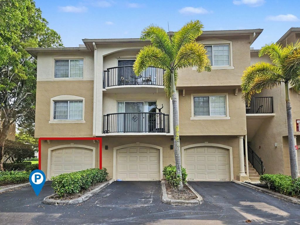 500 Crestwood Court N #504, Royal Palm Beach