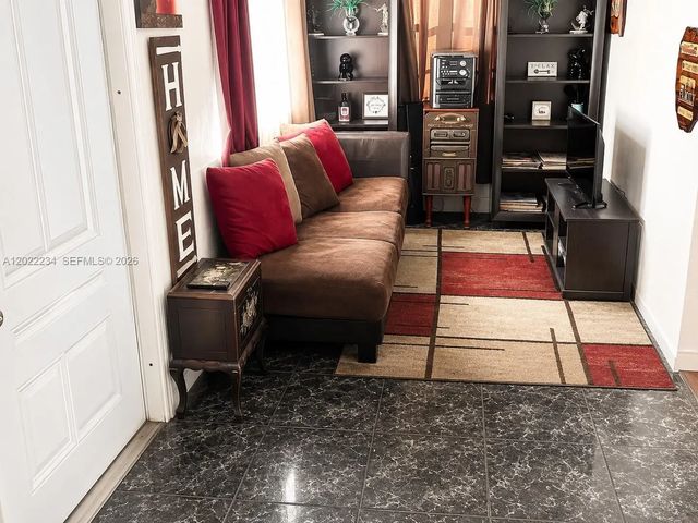 2 of 12 - 716 Nw 4th Street, Hallandale Beach, FL