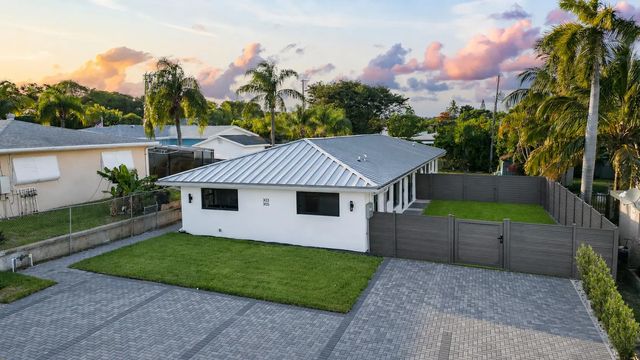 303 De Carie Street, Delray Beach