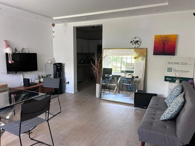 2 of 9 - 700 16th Street #109, Miami Beach, FL