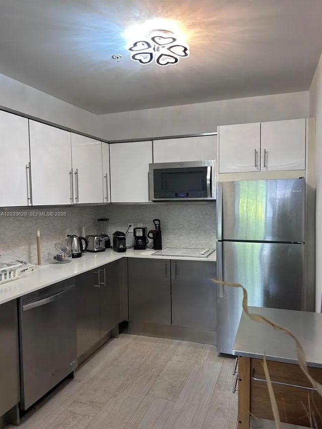 5 of 9 - 700 16th Street #109, Miami Beach, FL