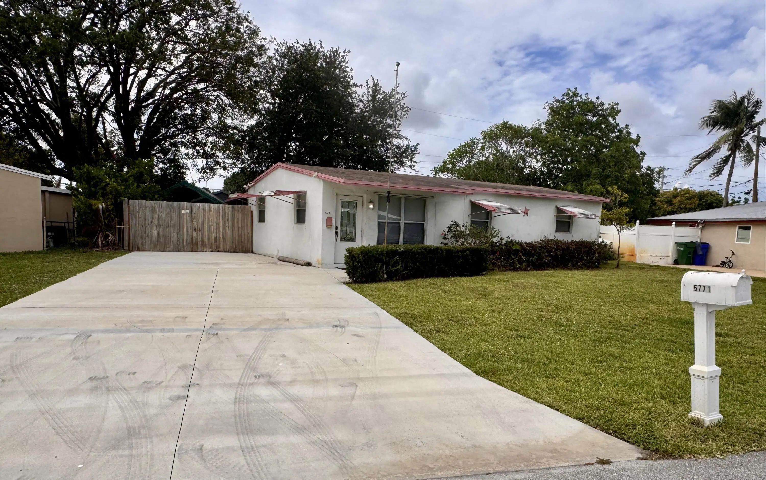 5771 Nw 24th Court, Margate