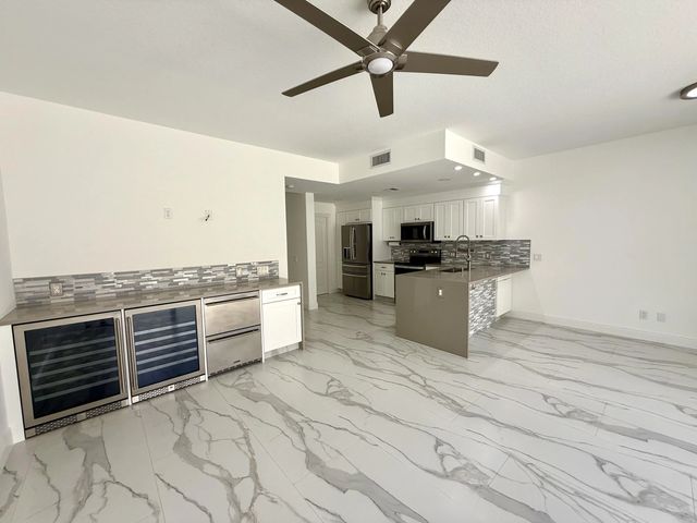 4 of 26 - 117 Waterford Drive, Jupiter, FL