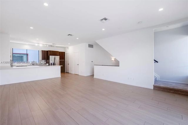 4 of 25 - 113 Ne 6 Street #3607, Fort Lauderdale, FL