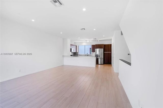5 of 25 - 113 Ne 6 Street #3607, Fort Lauderdale, FL