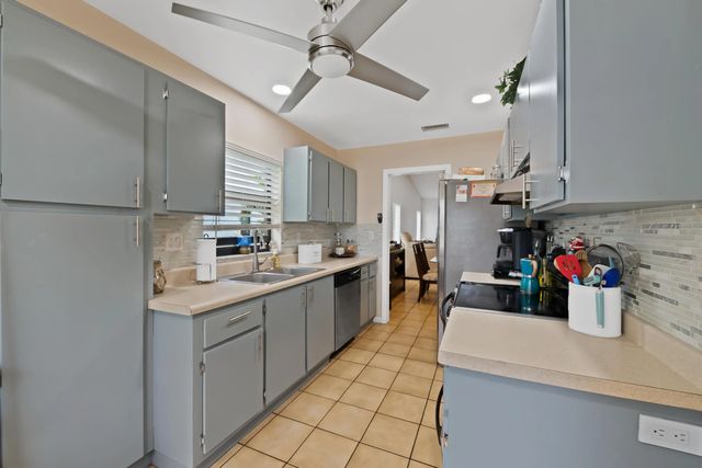 2 of 26 - 8108 Nw 100th Way, Tamarac, FL