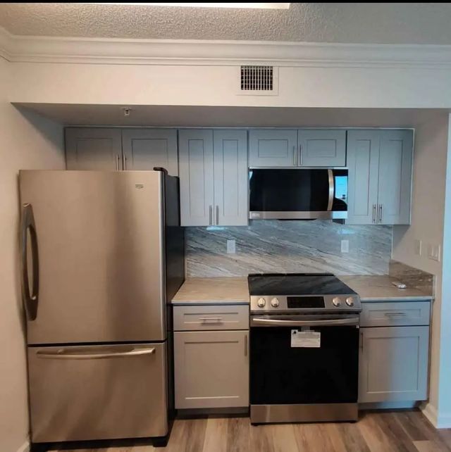 3 of 19 - 1000 Scotia Drive #506, Hypoluxo, FL