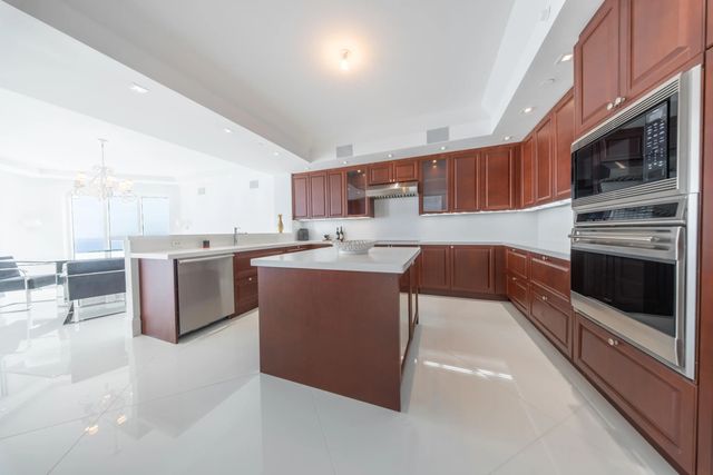 3 of 22 - 2700 N Ocean Drive #2501a, Riviera Beach, FL