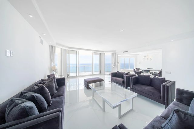 4 of 22 - 2700 N Ocean Drive #2501a, Riviera Beach, FL