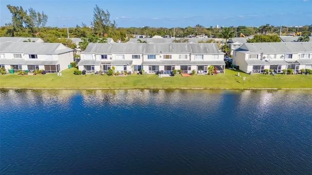 4 of 28 - 3168 Sw 49th Street, Dania Beach, FL