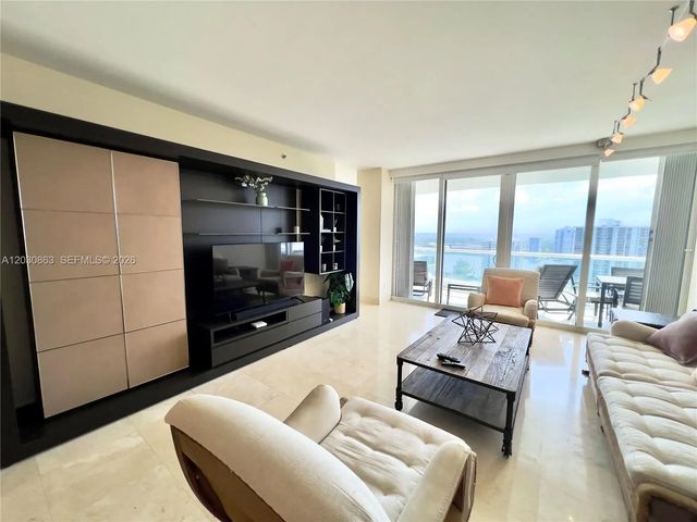 7000 Island Boulevard #2403, Aventura