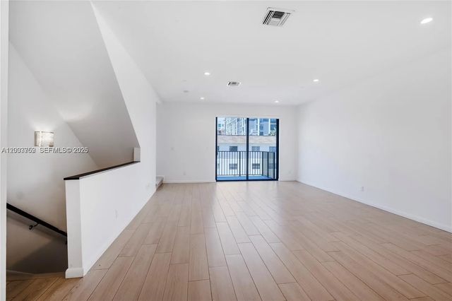 3 of 26 - 113 Ne 6 Street #3613, Fort Lauderdale, FL