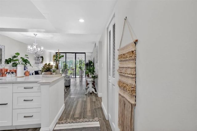 4 of 33 - 8150 W Mcnab Road #304, Tamarac, FL