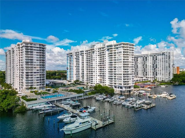 18011 Biscayne Boulevard #902, Aventura