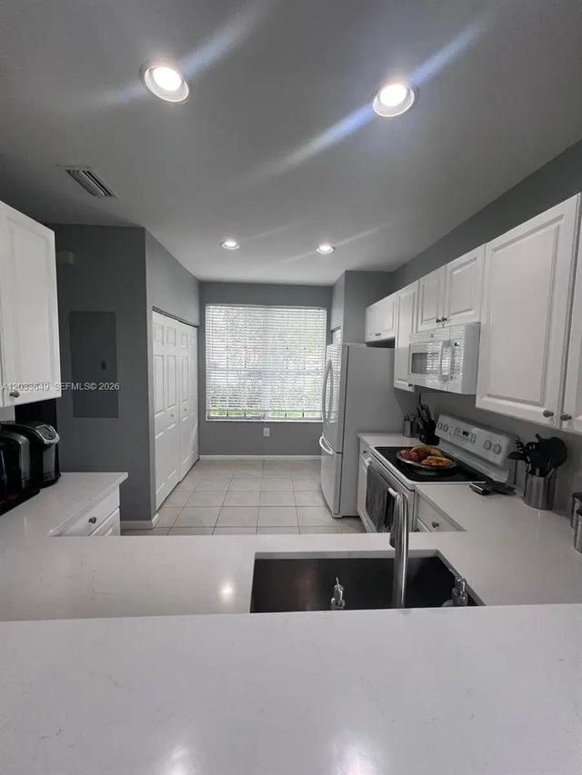 681 Nw 42nd Avenue, Plantation