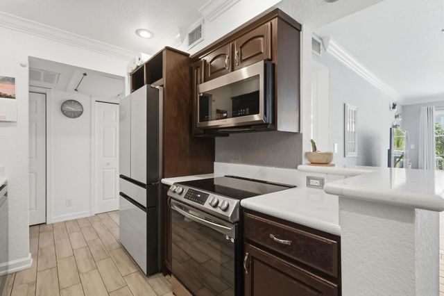 4 of 29 - 1515 E Broward Boulevard #323, Fort Lauderdale, FL